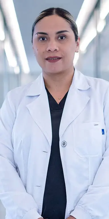 A1 Smile Design Dentist in Cancun, Dr. Alexandra Aguilera